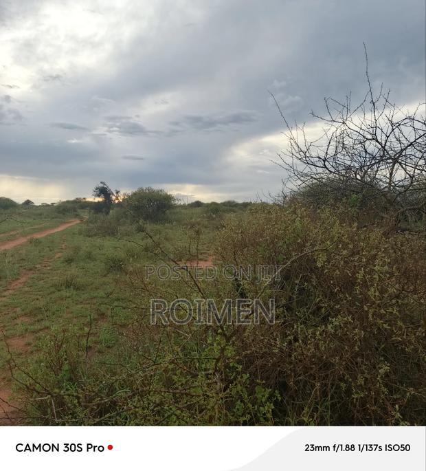 10 Acres 7km Kutoka Kwa Tarmac