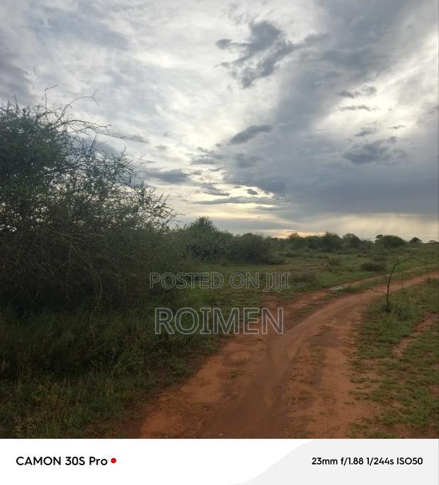 10 Acres 7km Kutoka Kwa Tarmac