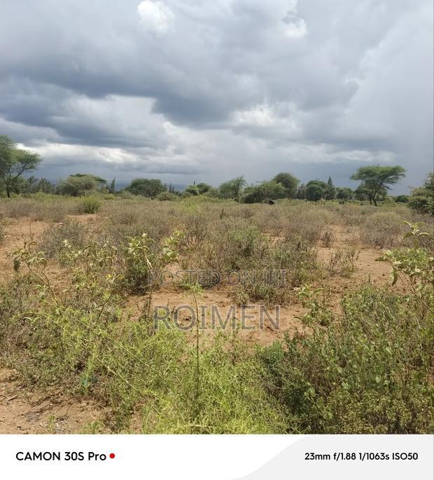 5 Acres in Kimana 1km Kutoka Kwa Tarmac