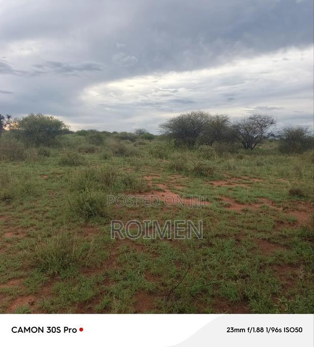 10 Acres 7km Kutoka Kwa Tarmac
