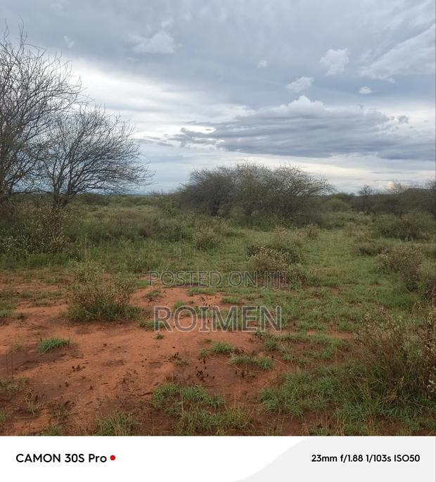 10 Acres 7km Kutoka Kwa Tarmac