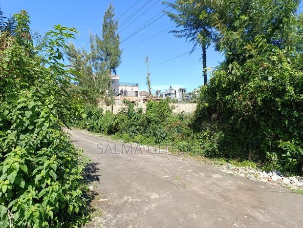 Prime Residential Plots for Sale in Gikambura, Jambu Tv Road