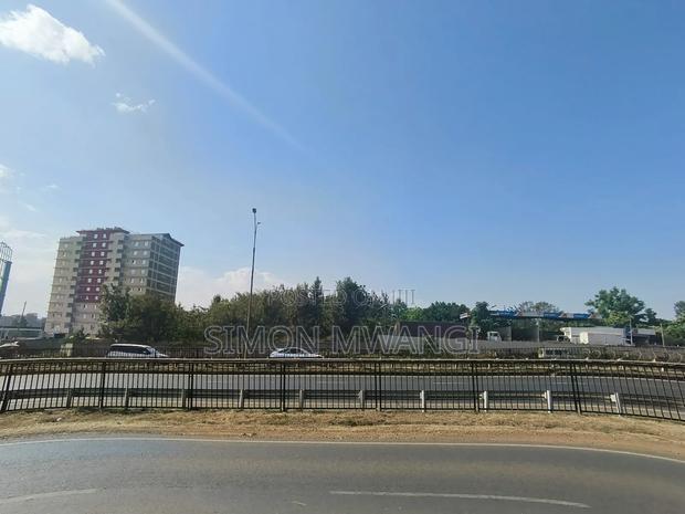 1 1/4 Acre Touching Thika Superhighway at 190M