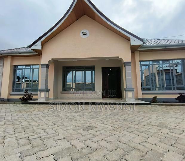 3bdrm Bungalow in Ruiru Mugutha Estate for sale