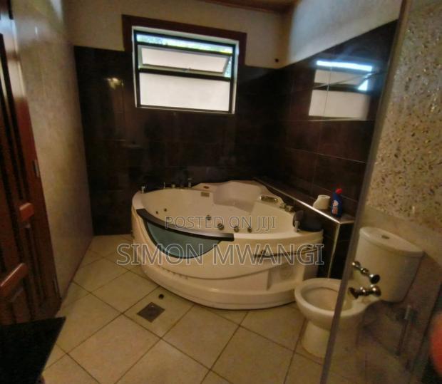 8bdrm Townhouse/Terrace in Spring Valley for sale