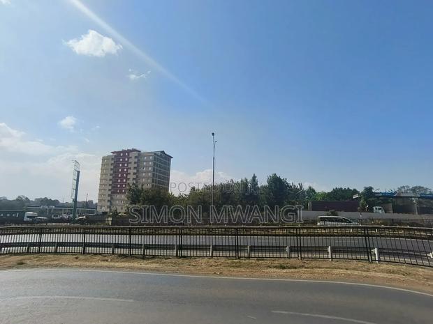 1 1/4 Acre Touching Thika Superhighway at 190M