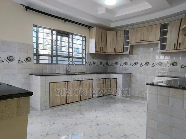 3bdrm Bungalow in Ruiru Mugutha Estate for sale