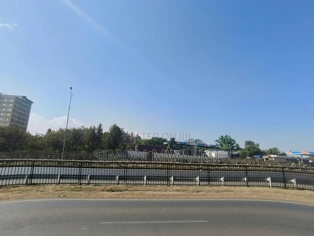 1 1/4 Acre Touching Thika Superhighway at 190M