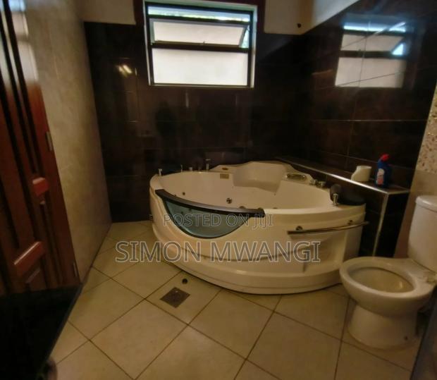 8bdrm Maisonette in Nairobi Spring for sale