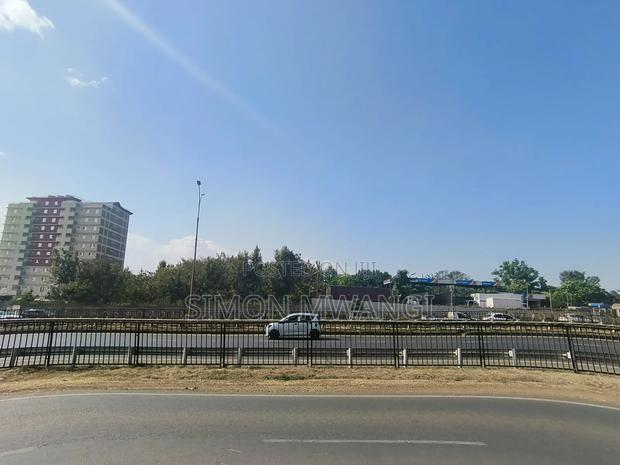 1 1/4 Acre Touching Thika Superhighway at 190M