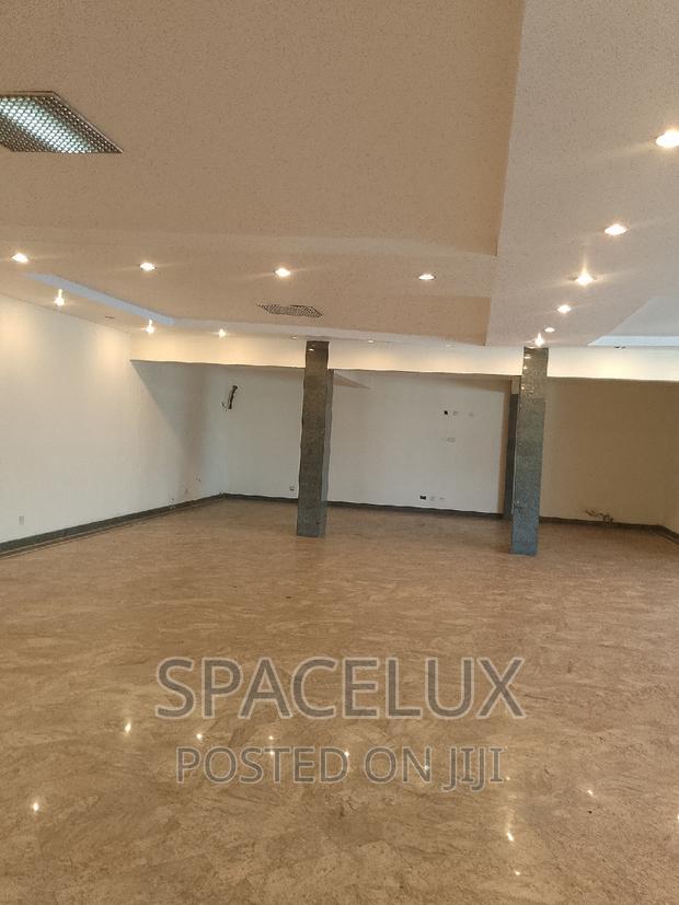 2000sqft Restaurants Lounge