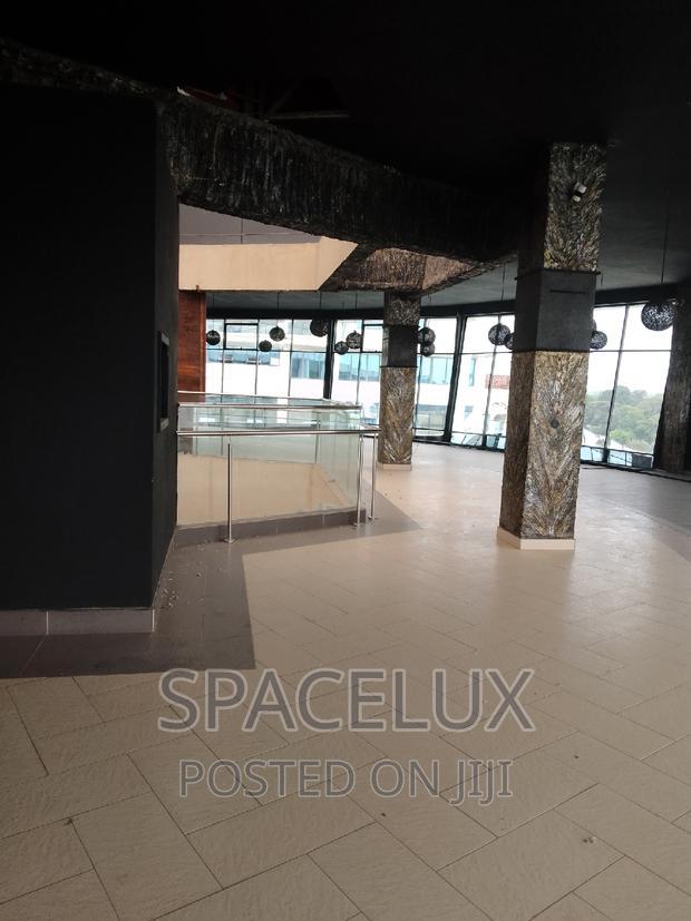 7500sqft Lounge Restaurants
