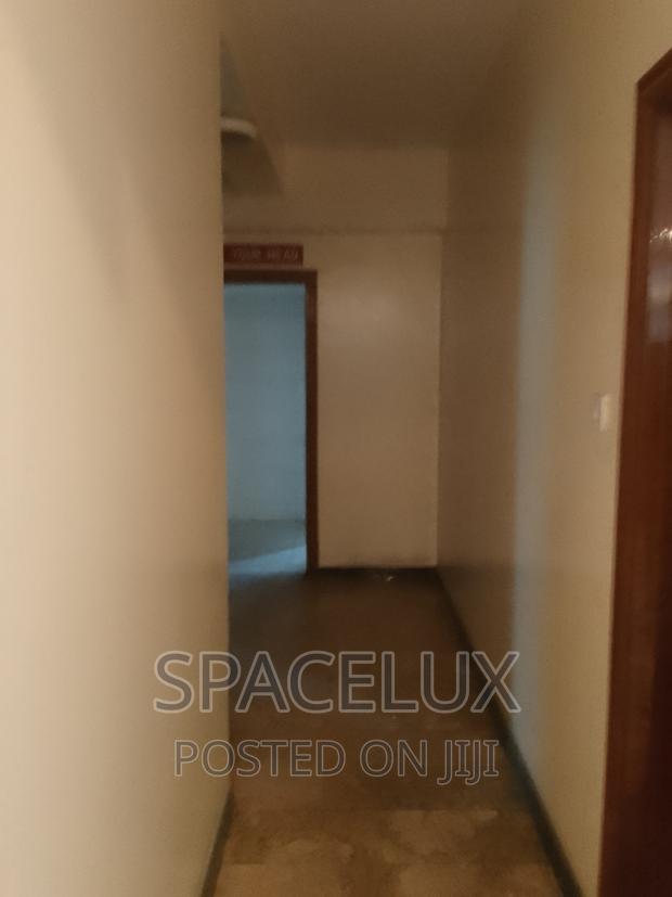 2000sqft Restaurants Lounge