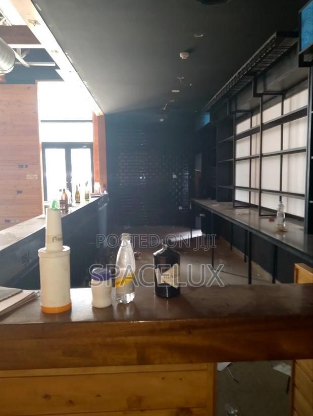 Large Capacity Stragic Restaurant 6223 SQFT