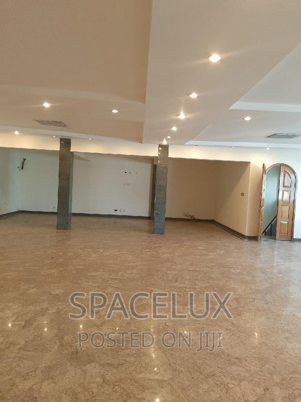 2000sqft Restaurants Lounge