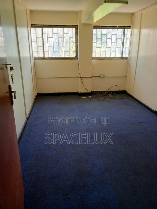 Nice Office CBD Town 1200sqft Size