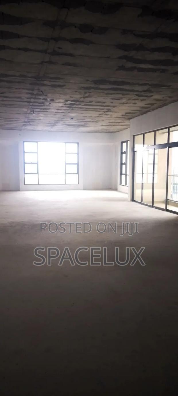 Medium Stunning Office