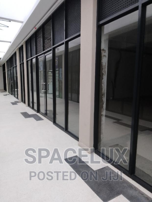 950 SQFT Shops