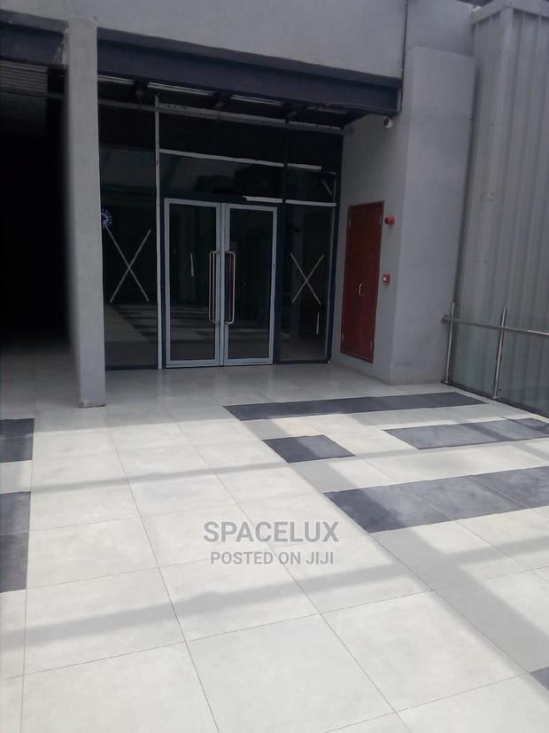 Modern Executive Mall Shops
