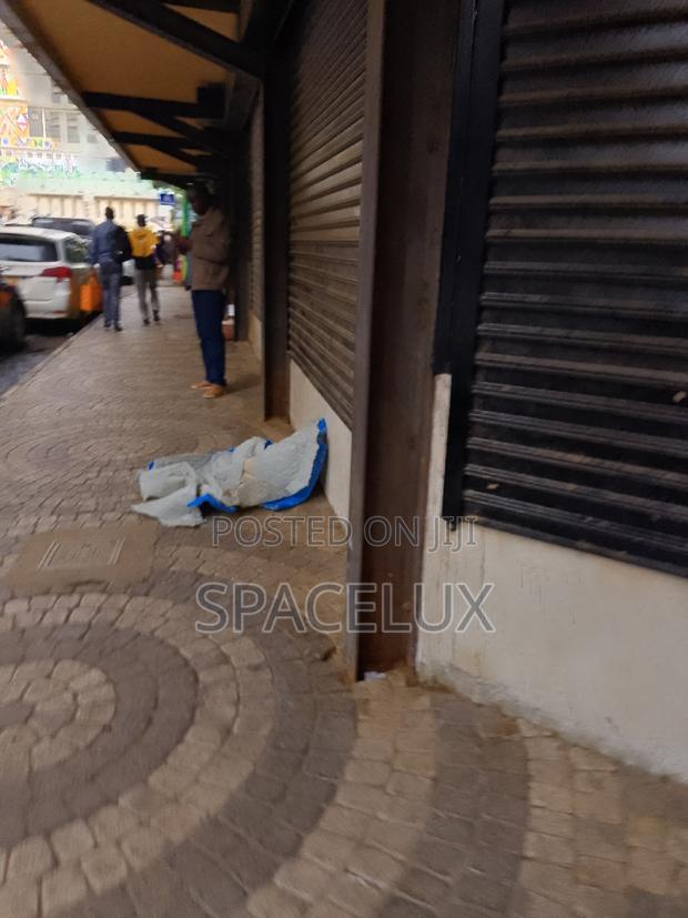 Uptown Conspicuous Big Shop