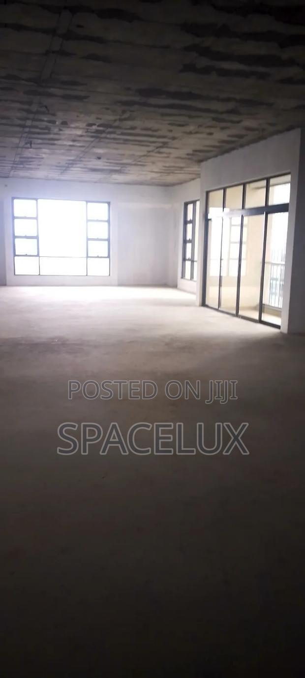 Medium Stunning Office