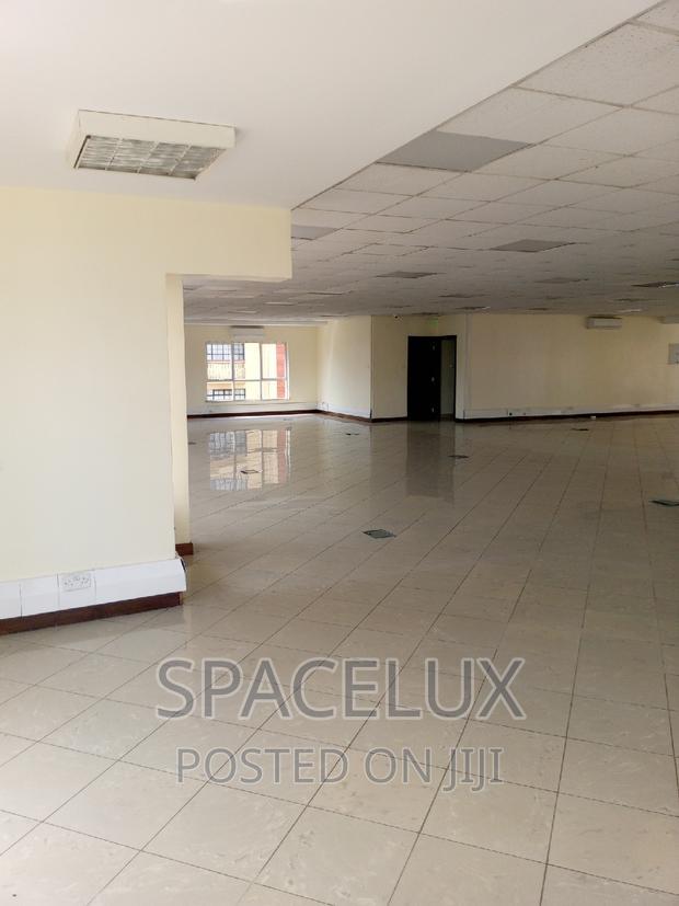 Well Fitted Office 2000sqft