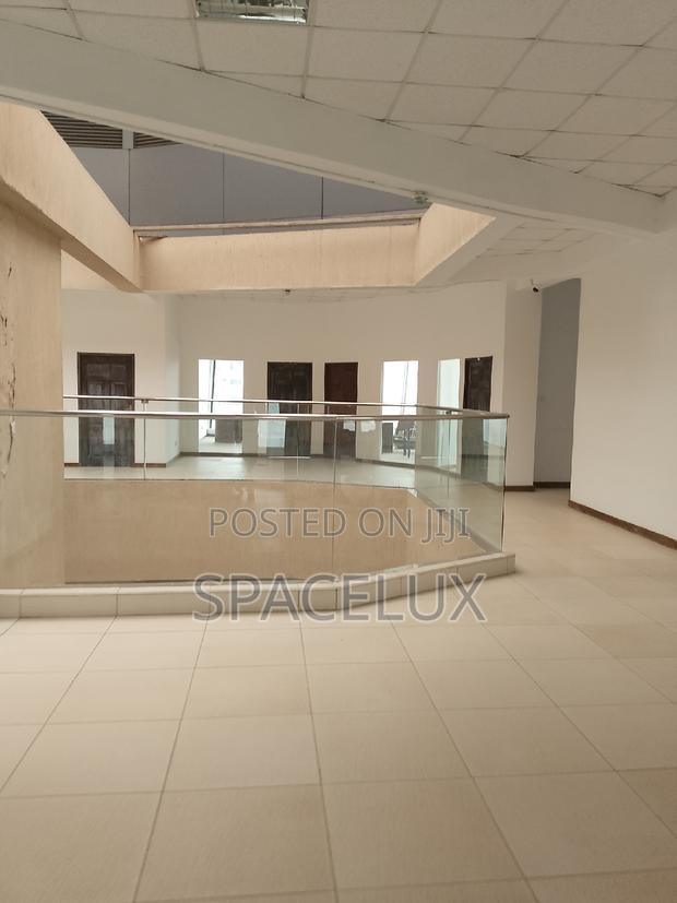 360 Degrees Round Office Space/Restaurant