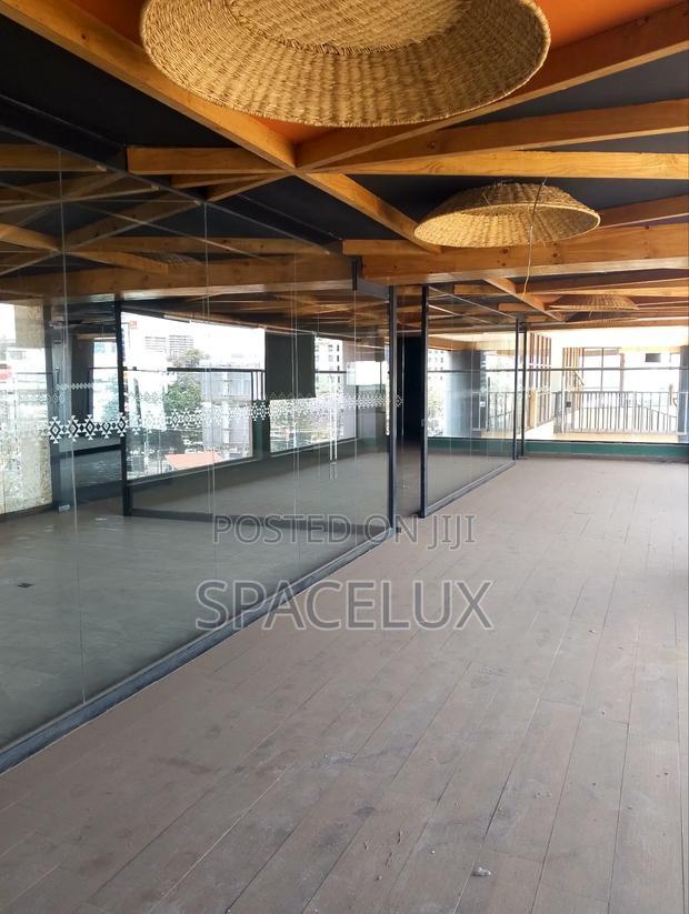 Large Capacity Stragic Restaurant 6223 SQFT