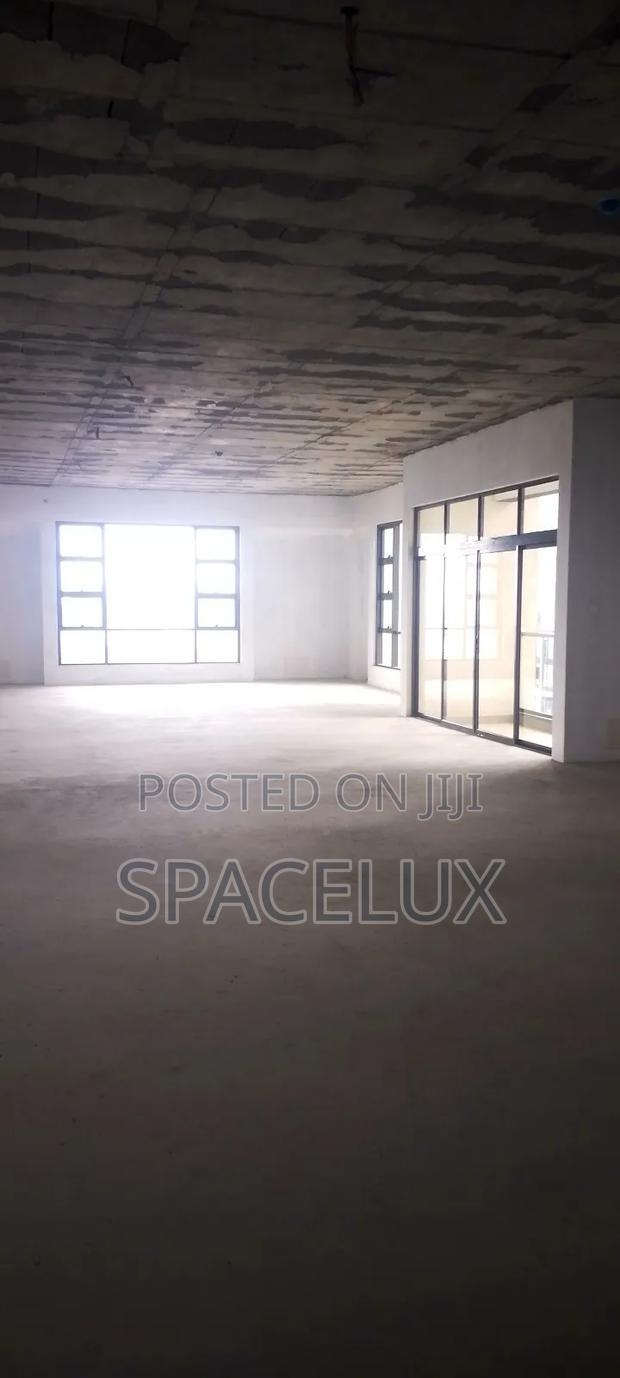 Medium Stunning Office