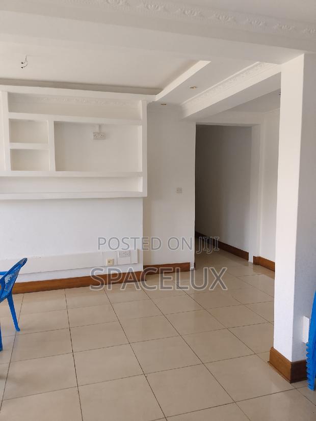 3000sqft Groundflr Office/Shop