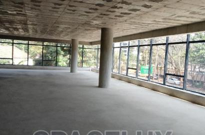 Riverside 5000sqft Classic Space