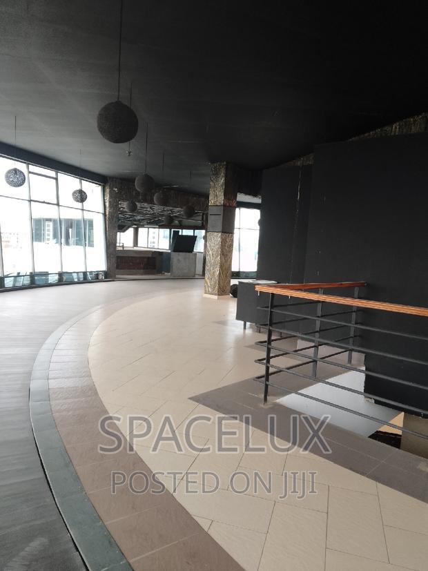 7500sqft Lounge Restaurants