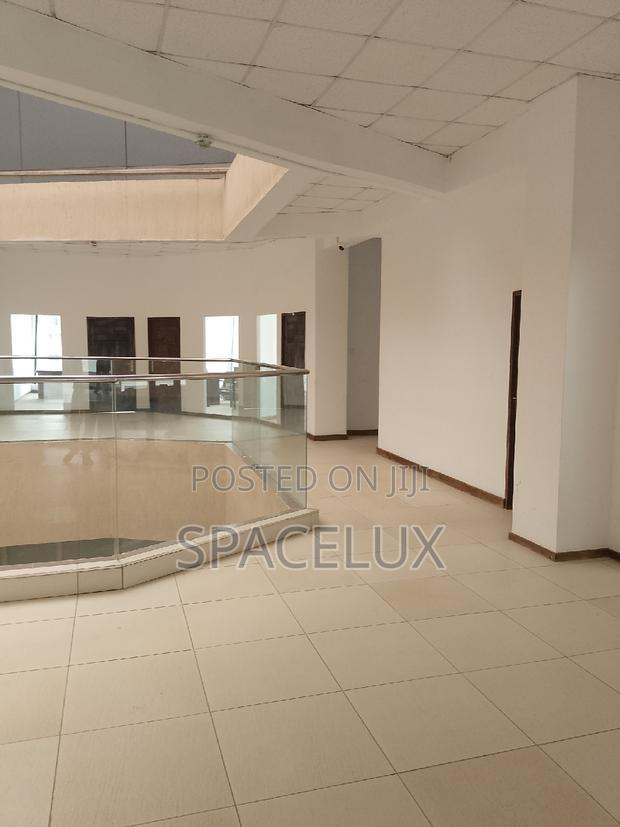 360 Degrees Round Office Space/Restaurant