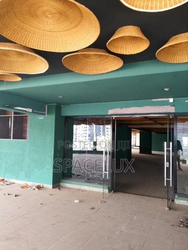 Large Capacity Stragic Restaurant 6223 SQFT