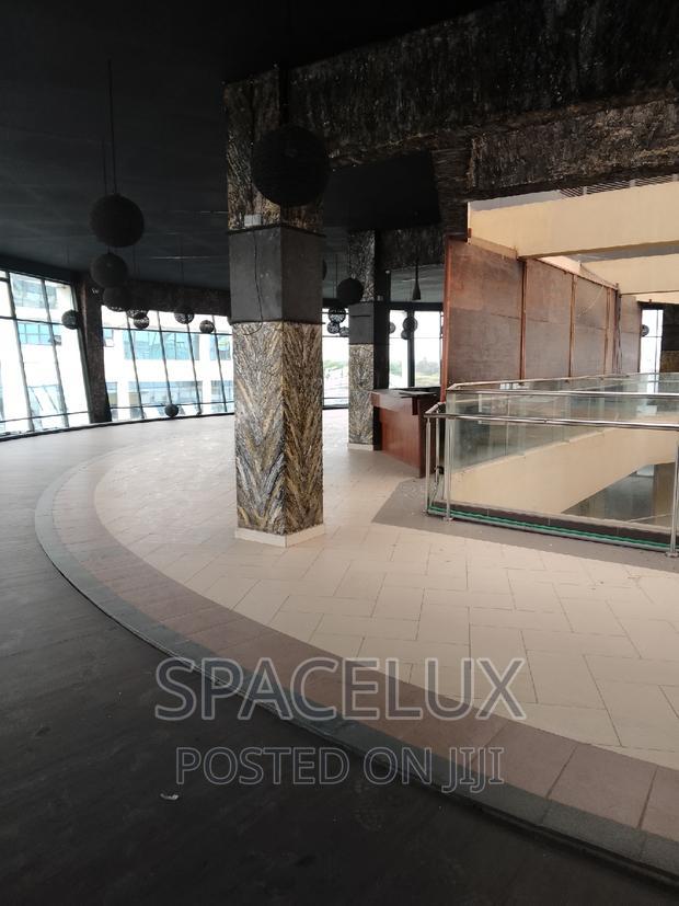 7500sqft Lounge Restaurants