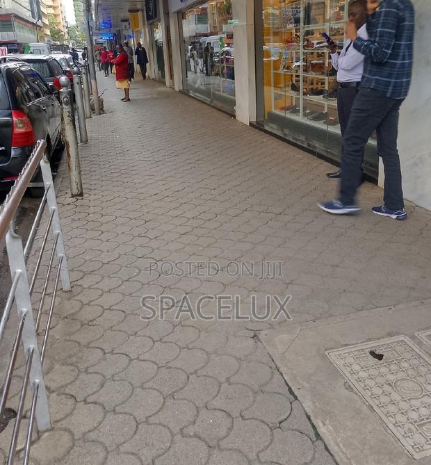 Uptown Conspicuous Big Shop