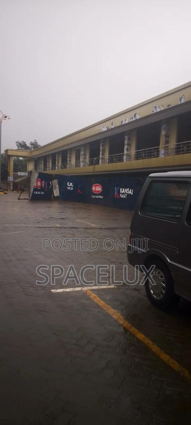 Strategic Shops Spaces