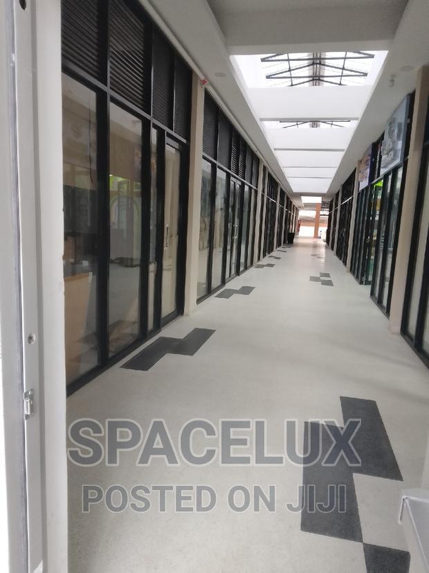 950 SQFT Shops