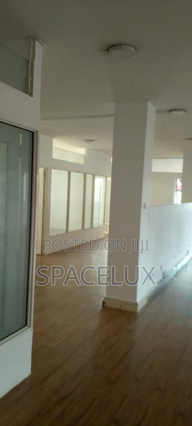 Fully Partitioned Executive Office