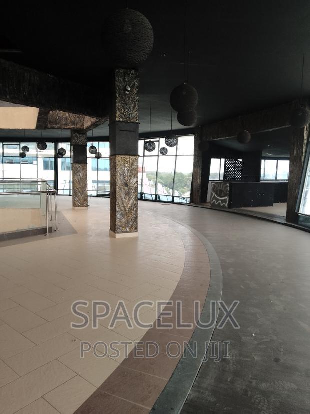 7500sqft Lounge Restaurants