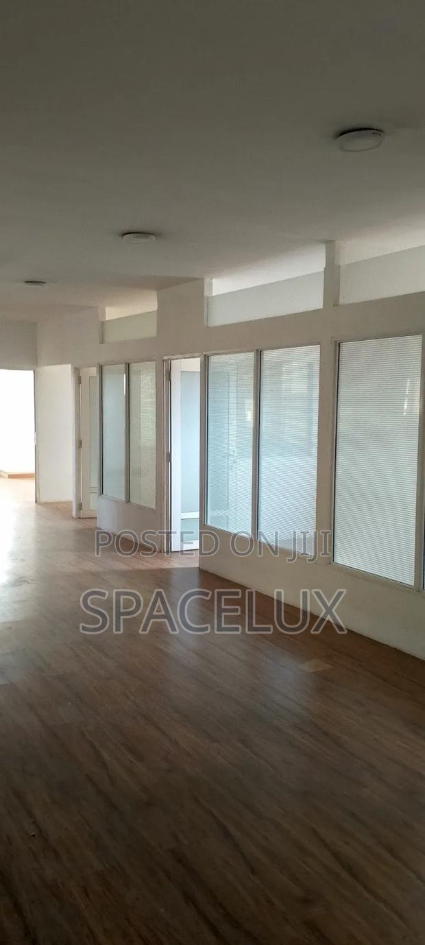 Fully Partitioned Executive Office