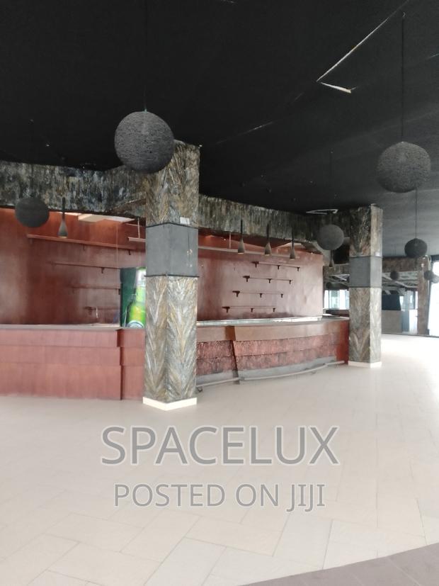 7500sqft Lounge Restaurants