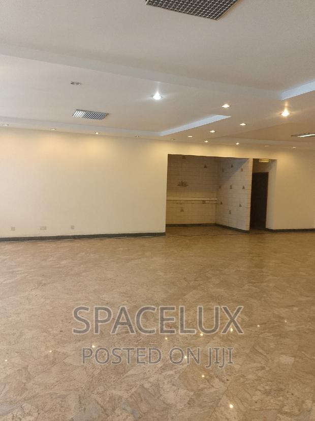 2000sqft Restaurants Lounge