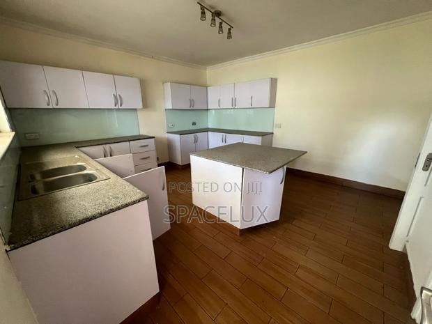 Half Acre Quiet Area House