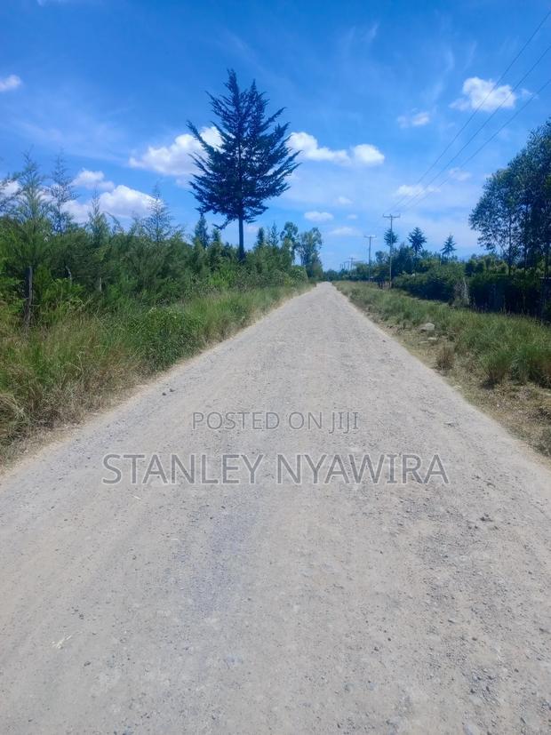 2.5 Acreas Along Nanyuki Nyeri Highway Behind Landing Place