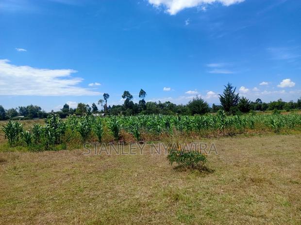 2.5 Acreas Along Nanyuki Nyeri Highway Behind Landing Place