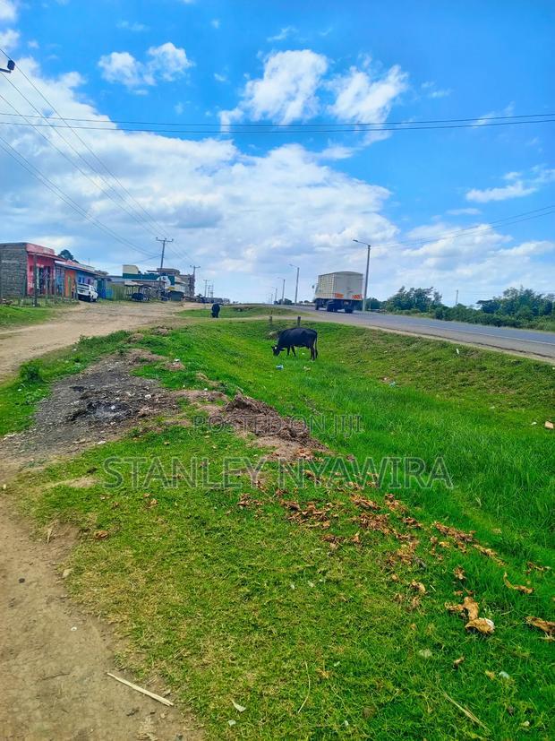 Half Acre Touching Nanyuki Nyeri Highway