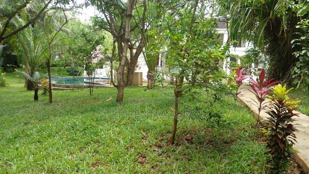 Furnished 8bdrm Mansion in C.D.V House, Ukunda for sale