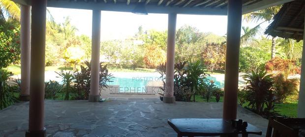 Furnished 5bdrm House in Coconut Groove 3 End, Ukunda for sale