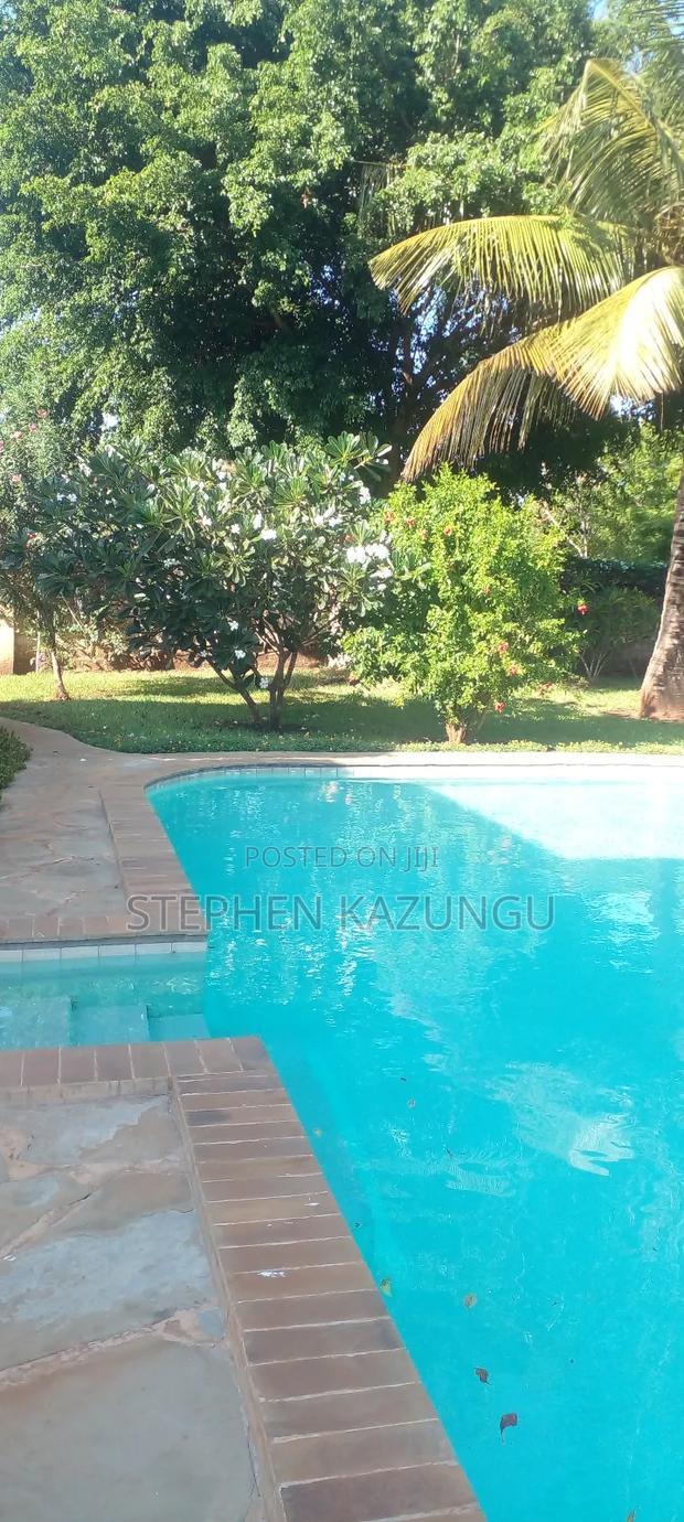 Furnished 5bdrm House in Coconut Groove 3 End, Ukunda for sale
